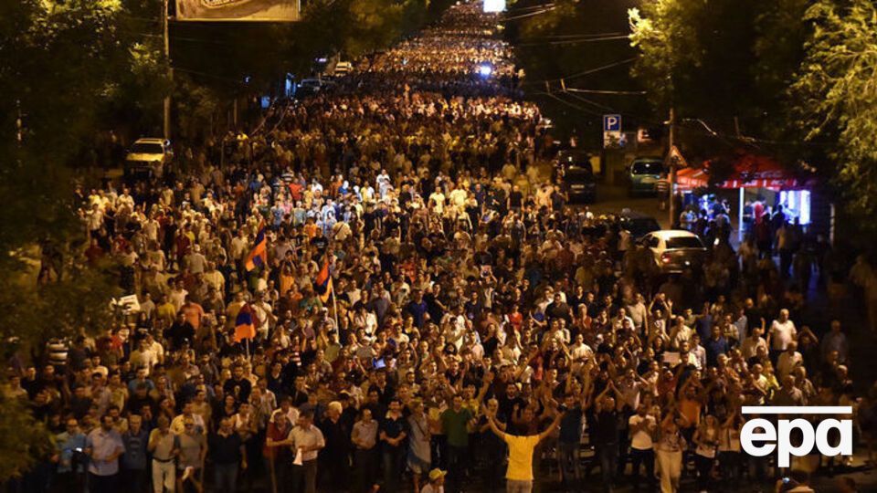 Участников марша протеста в Ереване разогнали