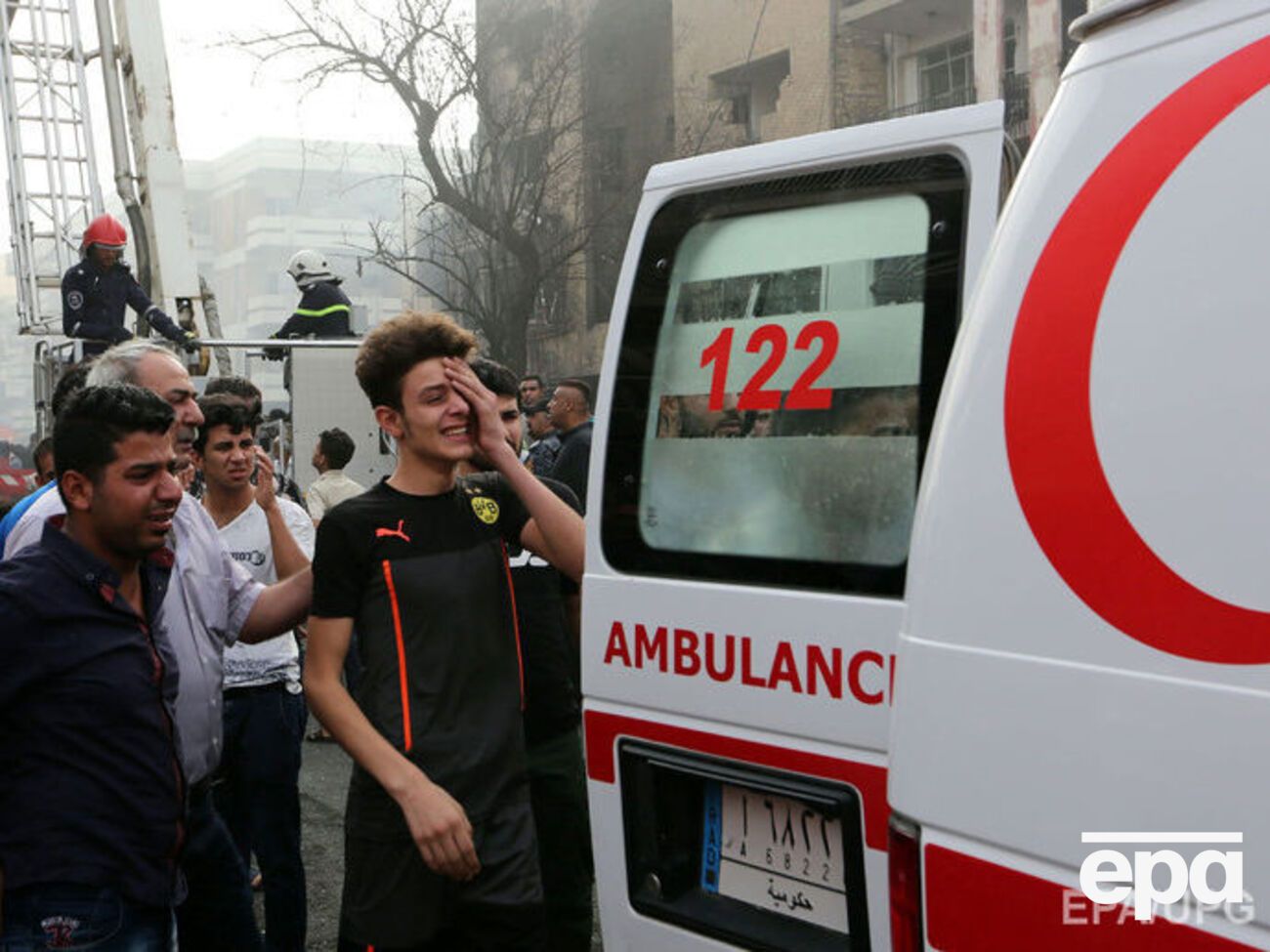 "Скорые" забрали с места взрыва около 200 раненых