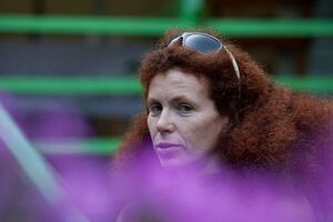 Латынина: Когда люди знают, что их слушают, они говорят по телефону только: "Привет!" – "Привет!" – "Встретимся завтра"