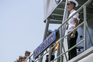 Присвоение кораблю имени офицера Юрия Олефиренко обусловлено его особыми заслугами перед Родиной