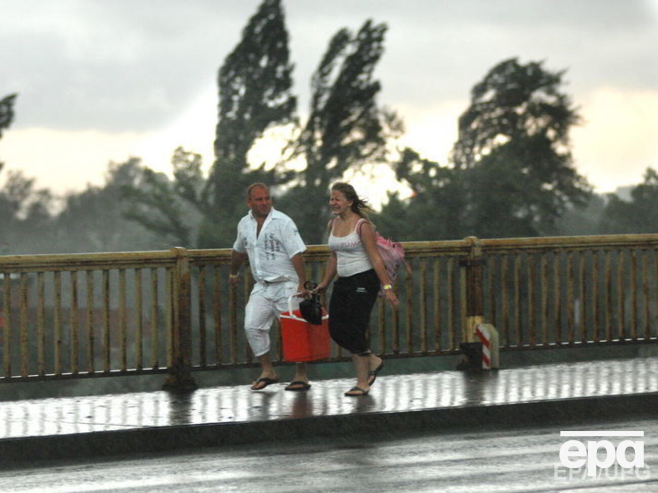 Синоптики обещают дождливый и ветренный понедельник