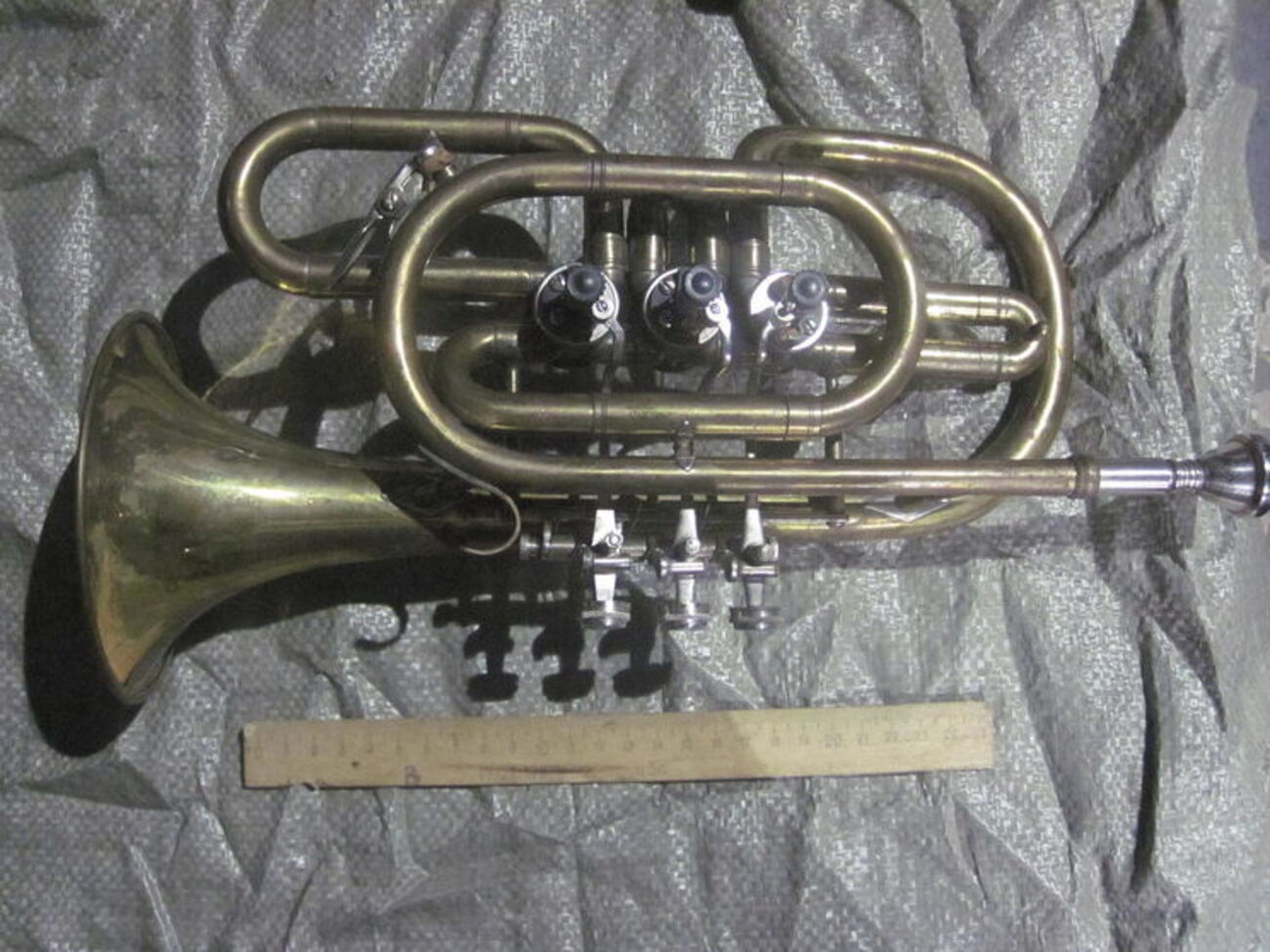 Россиянин пытался незаконно вывезти старинные вещи