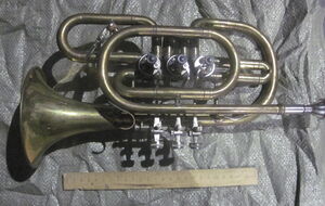 Россиянин пытался незаконно вывезти старинные вещи