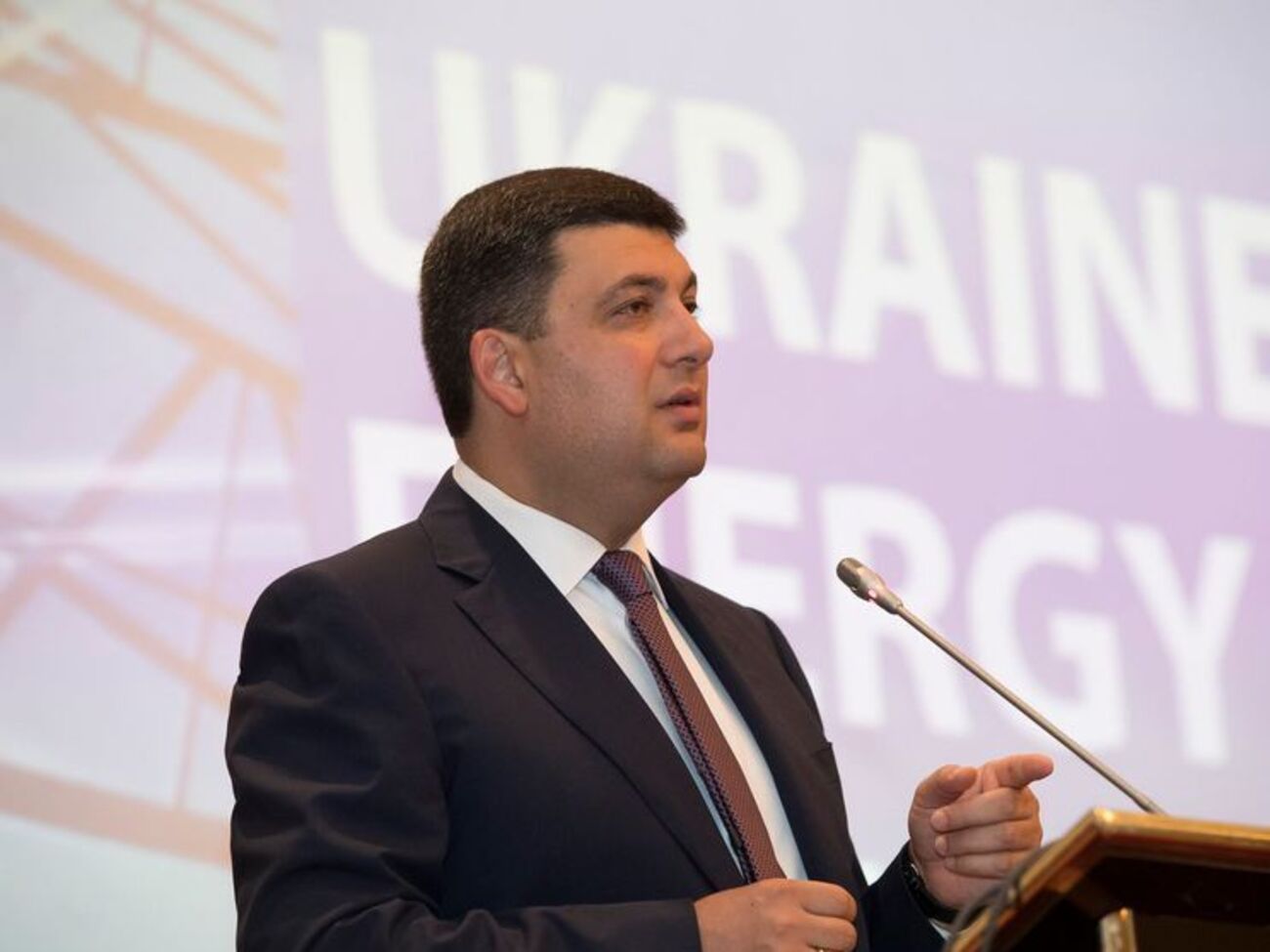 Гройсман: Тот, у кого есть деньги, заплатит полную цену за услуги