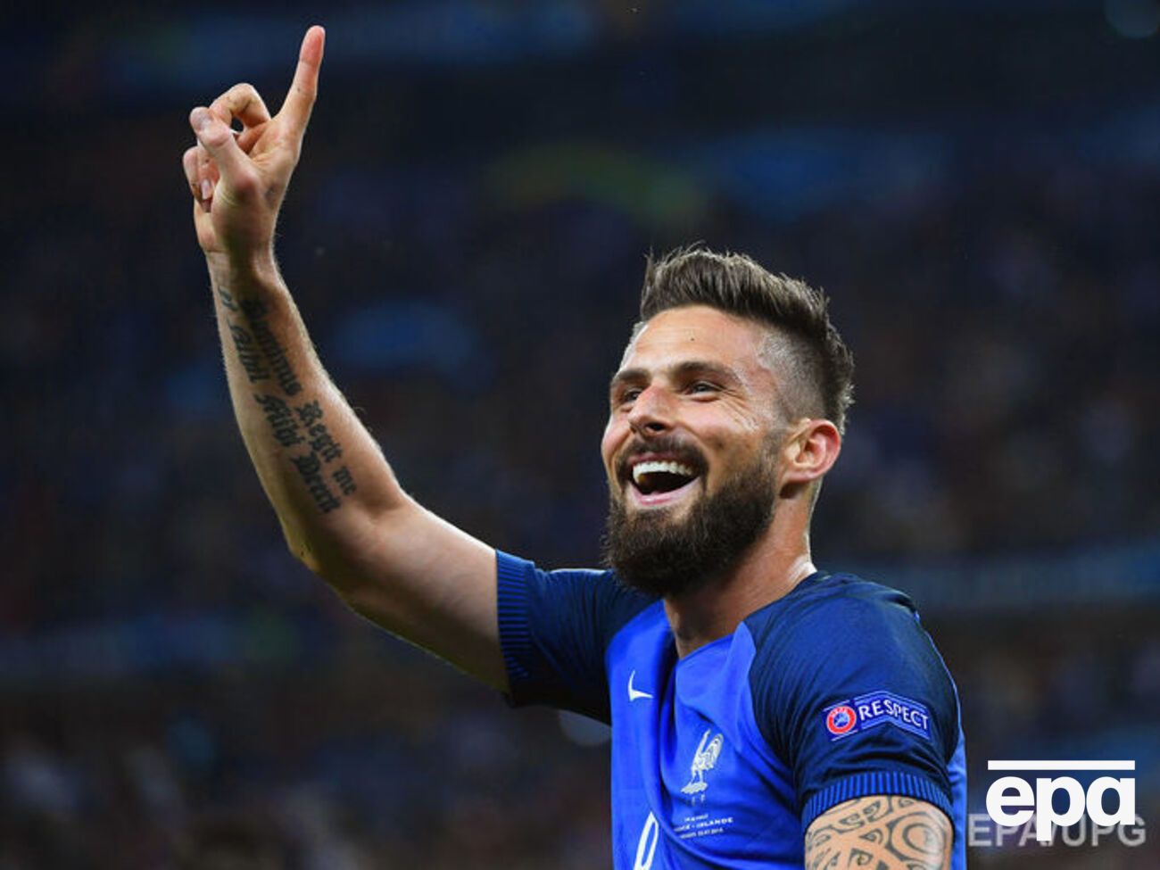 Нападающий Франции Оливье Жиру забил два мяча