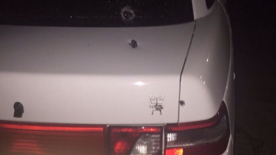 На автомобиле Кивы остались следы от пуль