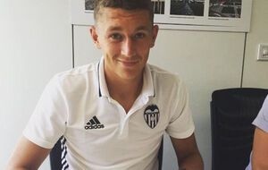 Зотько является воспитанником харьковского "Металлиста"