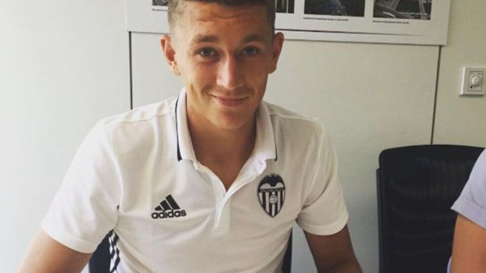 Зотько является воспитанником харьковского "Металлиста"