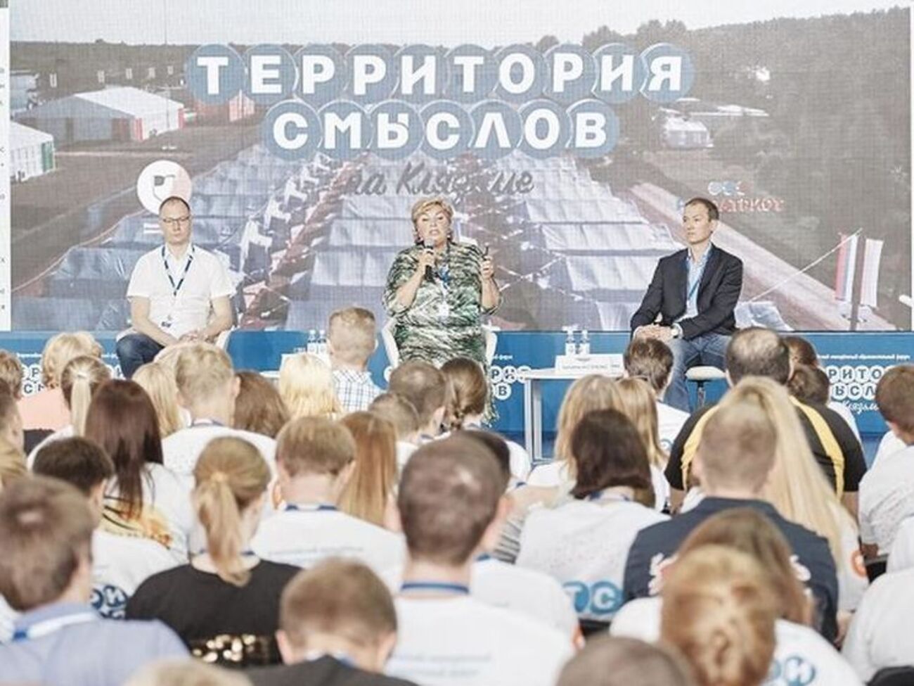 Нестеренко отметила, что если ничего не менять в экономике РФ, к концу года не будет ни резервов, ни возможности выплачивать зарплаты