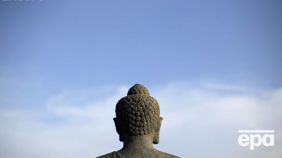 В Индонезии сожгли семь буддийских святилищ