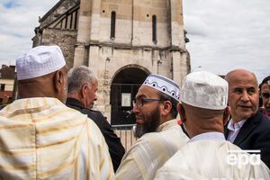 Мусульмане Сент-Этьен-дю-Рувре осудили убийцу католического священника