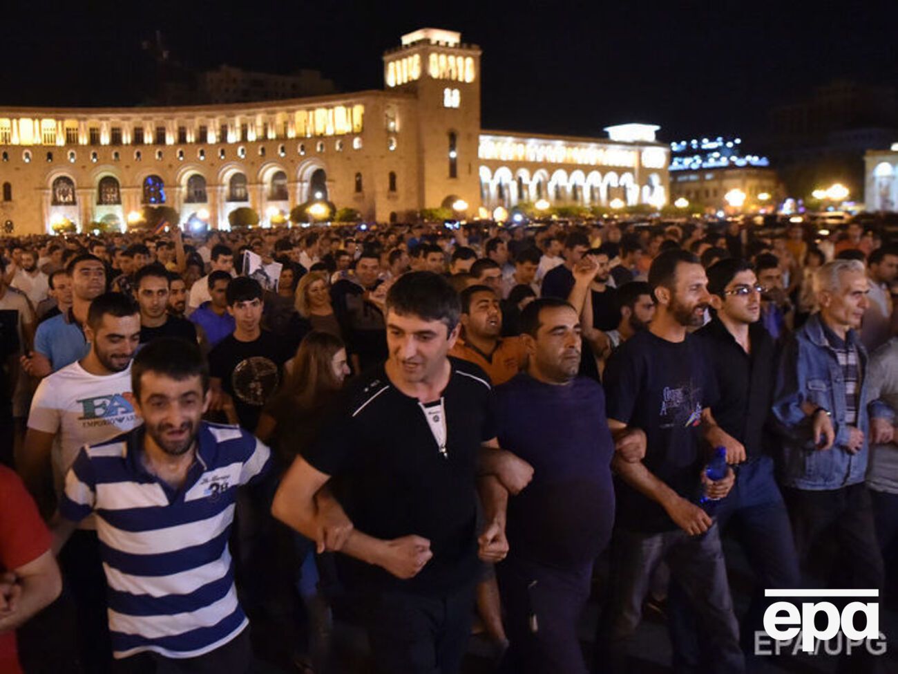 Демонстранты освободили проспект Баграмяна