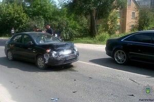 30 июля патрульные заметили автомобиль Hyundai Accent, водитель которого разговаривал по телефону во время езды