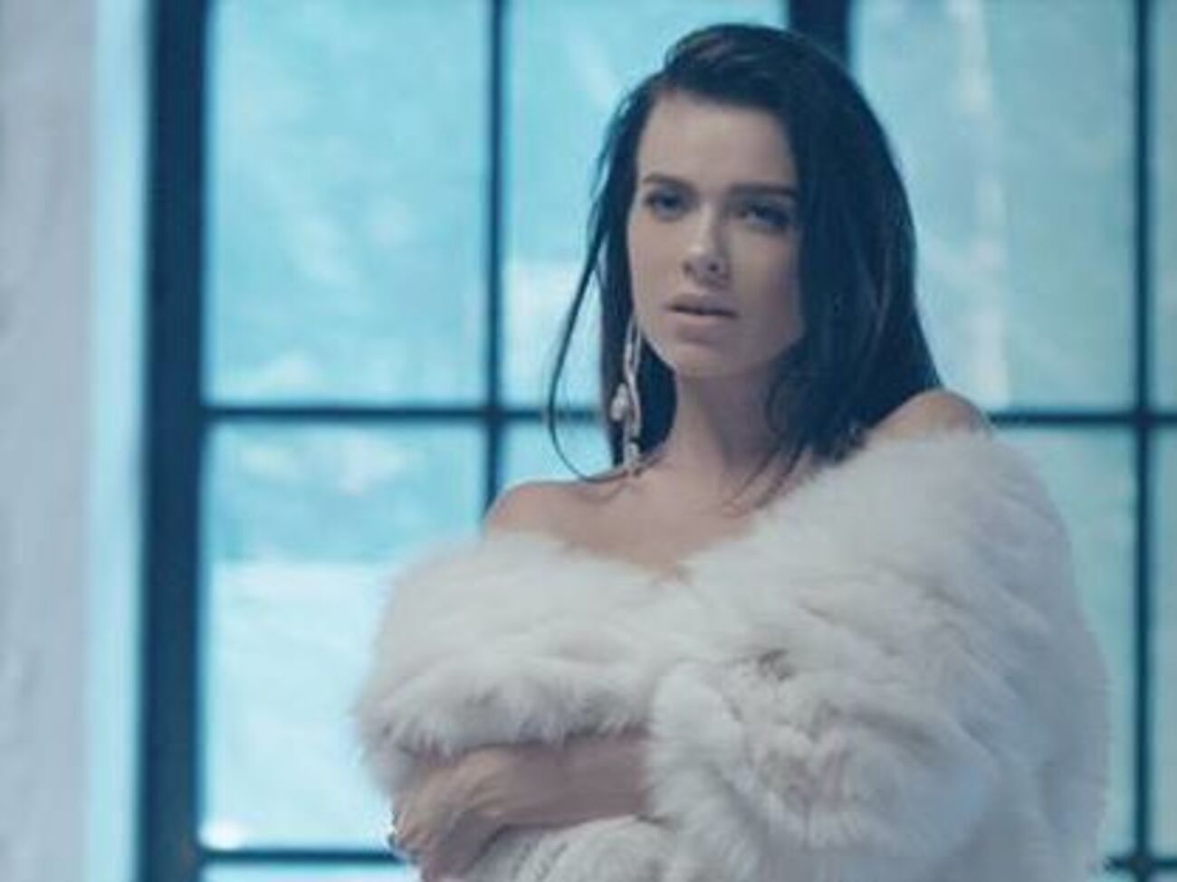 Темникова исполнила главную роль в клипе "Импульсы"