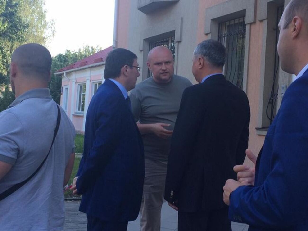 Журналистка: Генпрокурор Юрий Луценко с главой СБУ Василием Грицаком обещают ехать на Полесье в места незаконной добычи янтаря