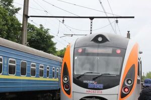 Поезд будет делать две остановки по дороге из Киева в Херсон