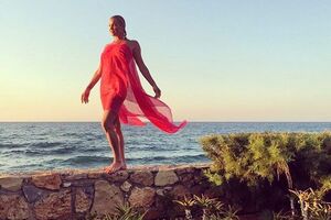 Волочкова: Никого вокруг и только волны! И ветер. Красота и свобода жизни!