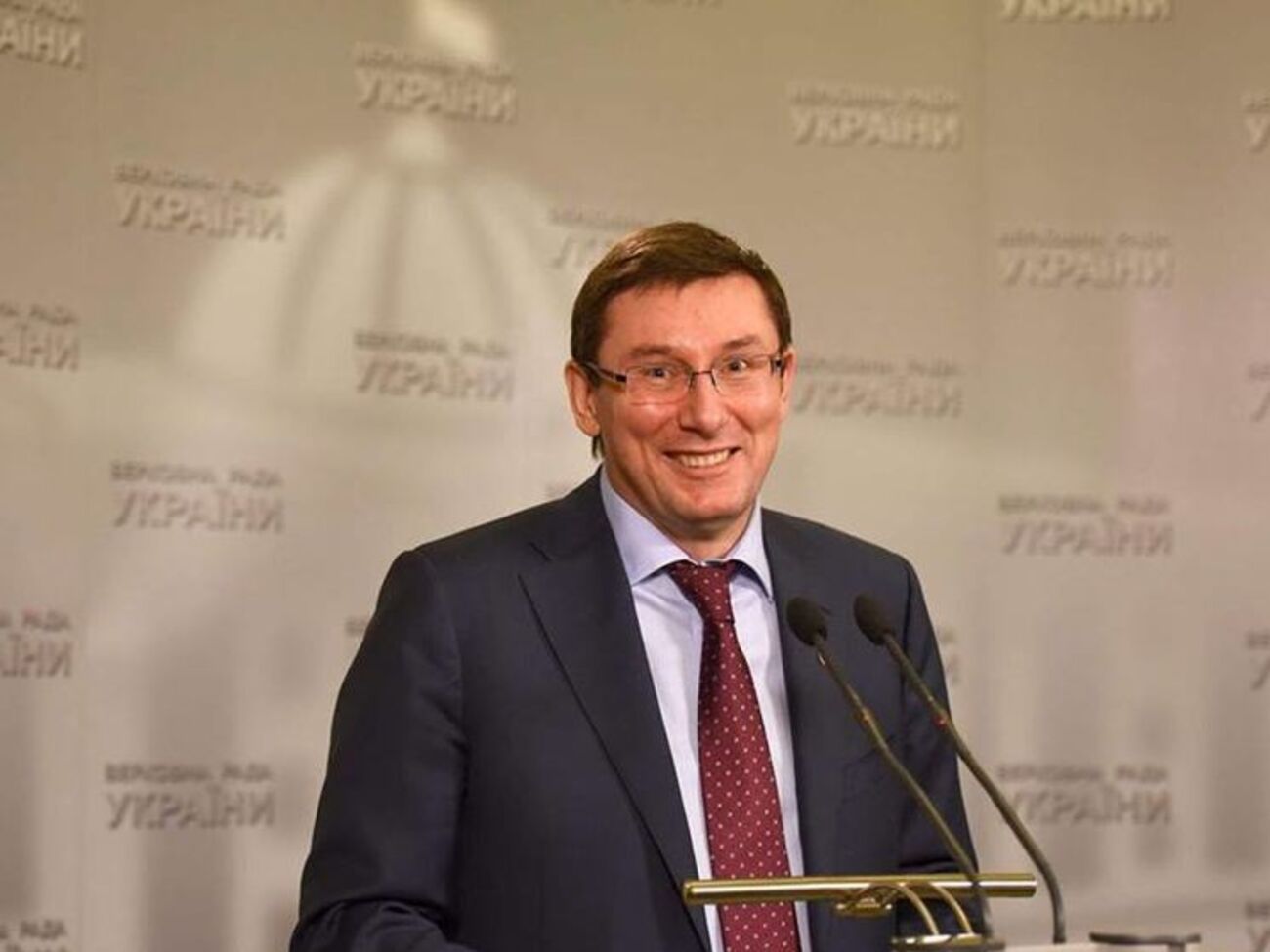 Луценко не исключает заочного осуждения Онищенко