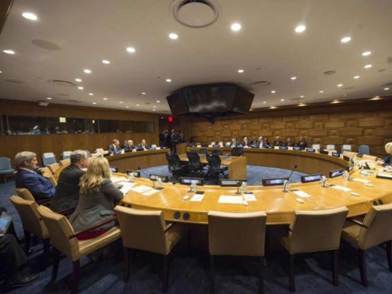 Права человека, которыми люди владеют вне сети, должны поддерживаться в интернет-режиме, считают в ООН