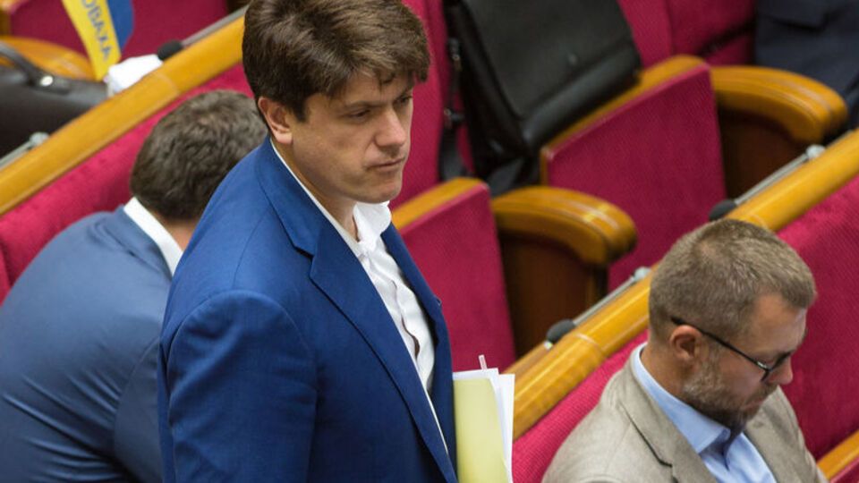 Винник: Не воспринимаю всерьез угрозы, связанные с сегодняшним блокированием трибуны Верховной Рады