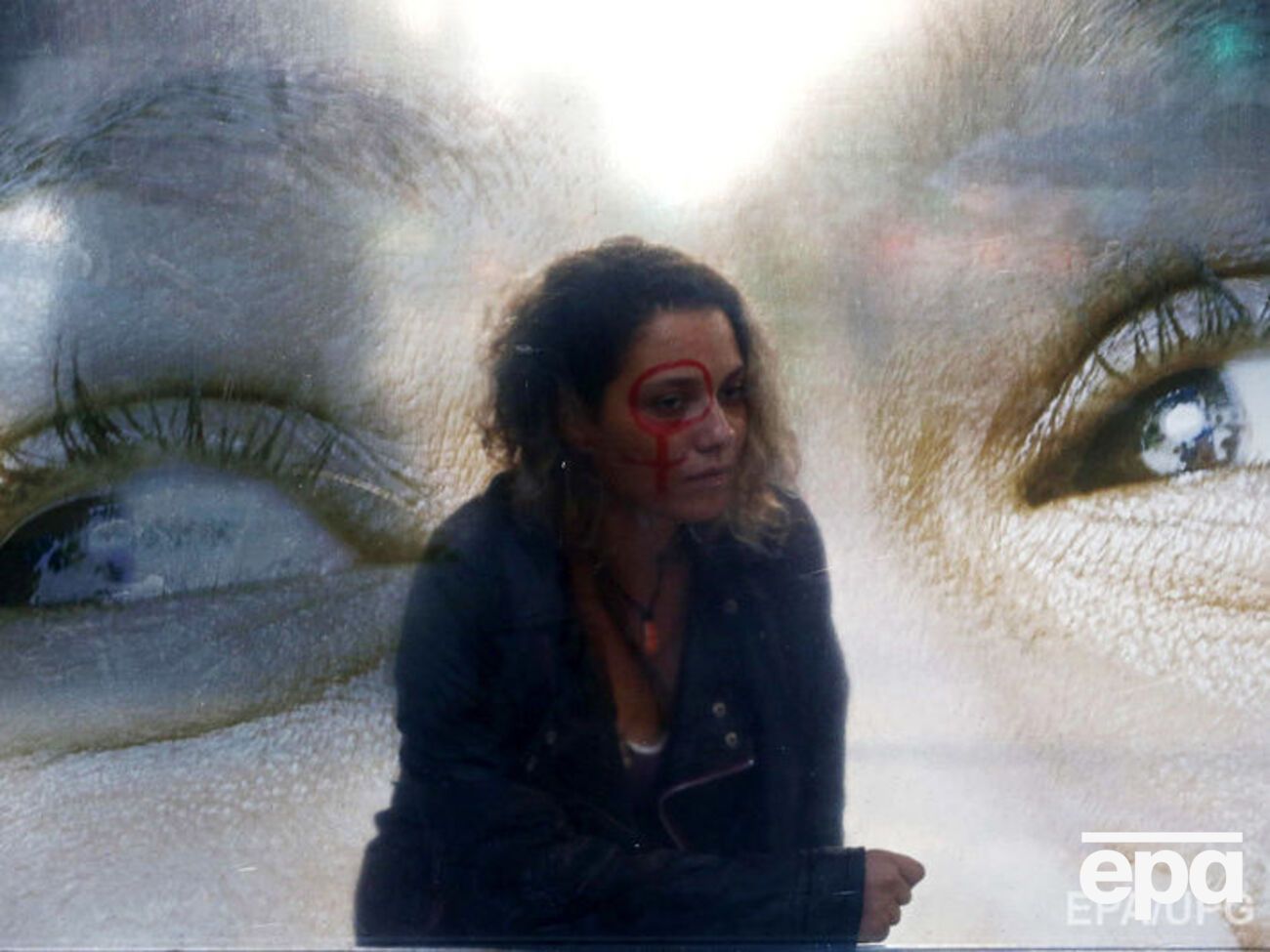 Женщины говорят о себе или рассказывают о своих друзьях и близких, ставших жертвами насилия