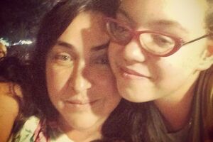 Лолита (на фото слева): Это не слепое прослушивание от нашей семьи. Мы точно в певицы не пойдем, но я сама очень люблю слушать, как поют люди, любящие это делать