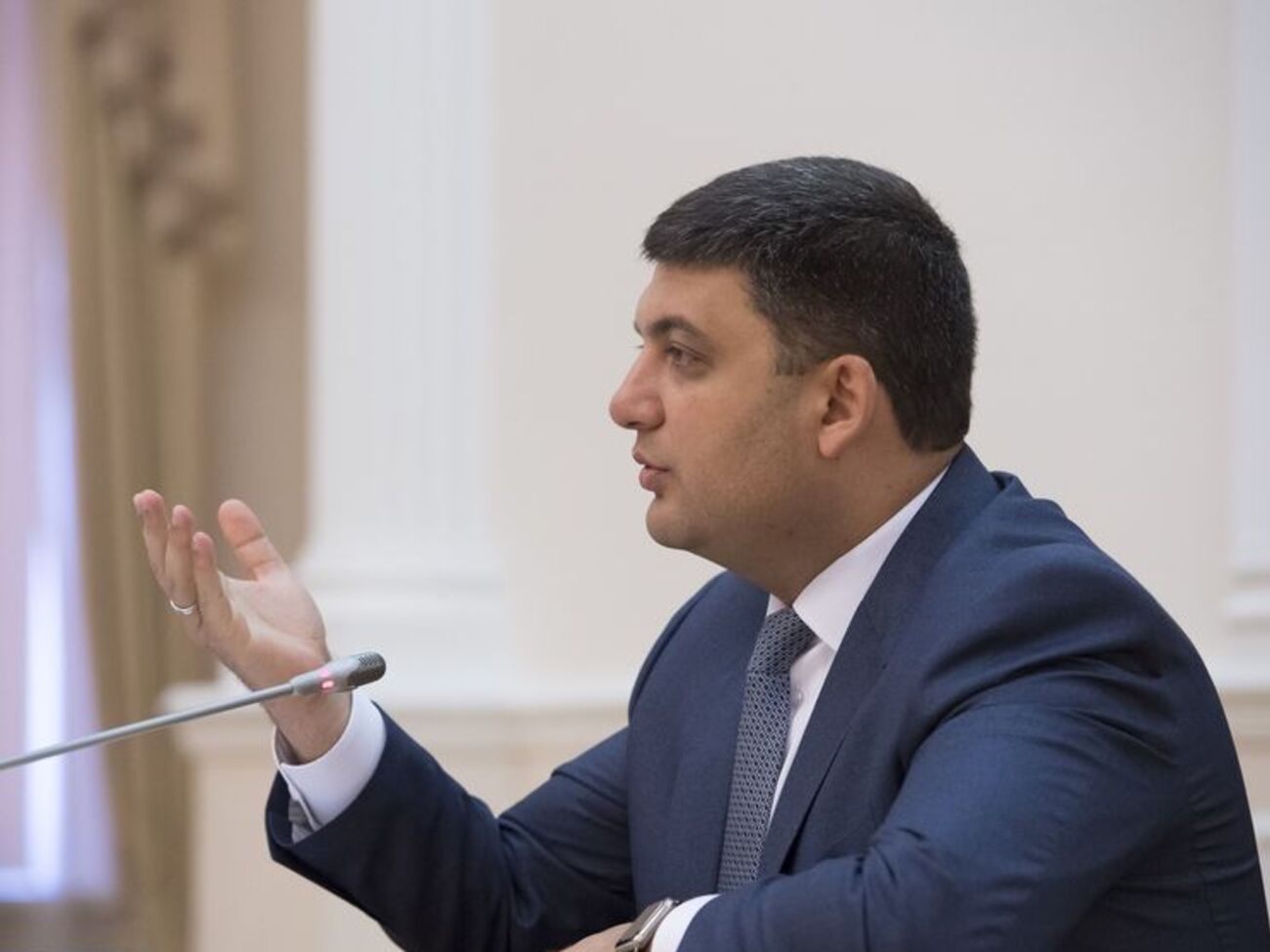 Гройсман предлагает проверить тарифы начиная с 2005 года