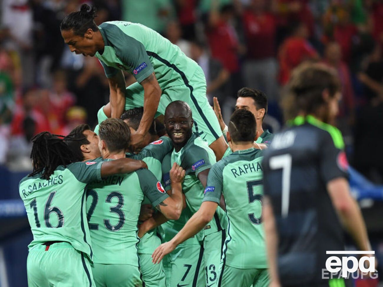 Португалия и Уэльс разыграют первую путевку в финал Евро 2016