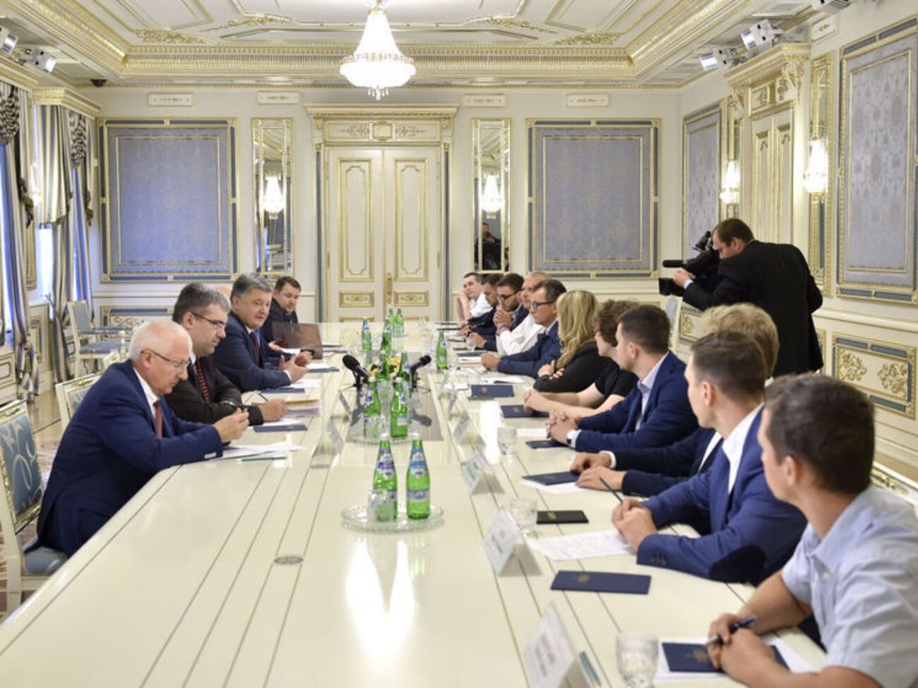 Петр Порошенко выступил против несанкционированных обысков в IТ-компаниях
