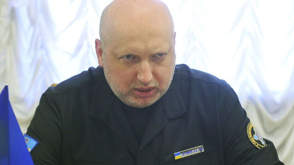 Турчинов допустил "локальные наступления" на Донбассе