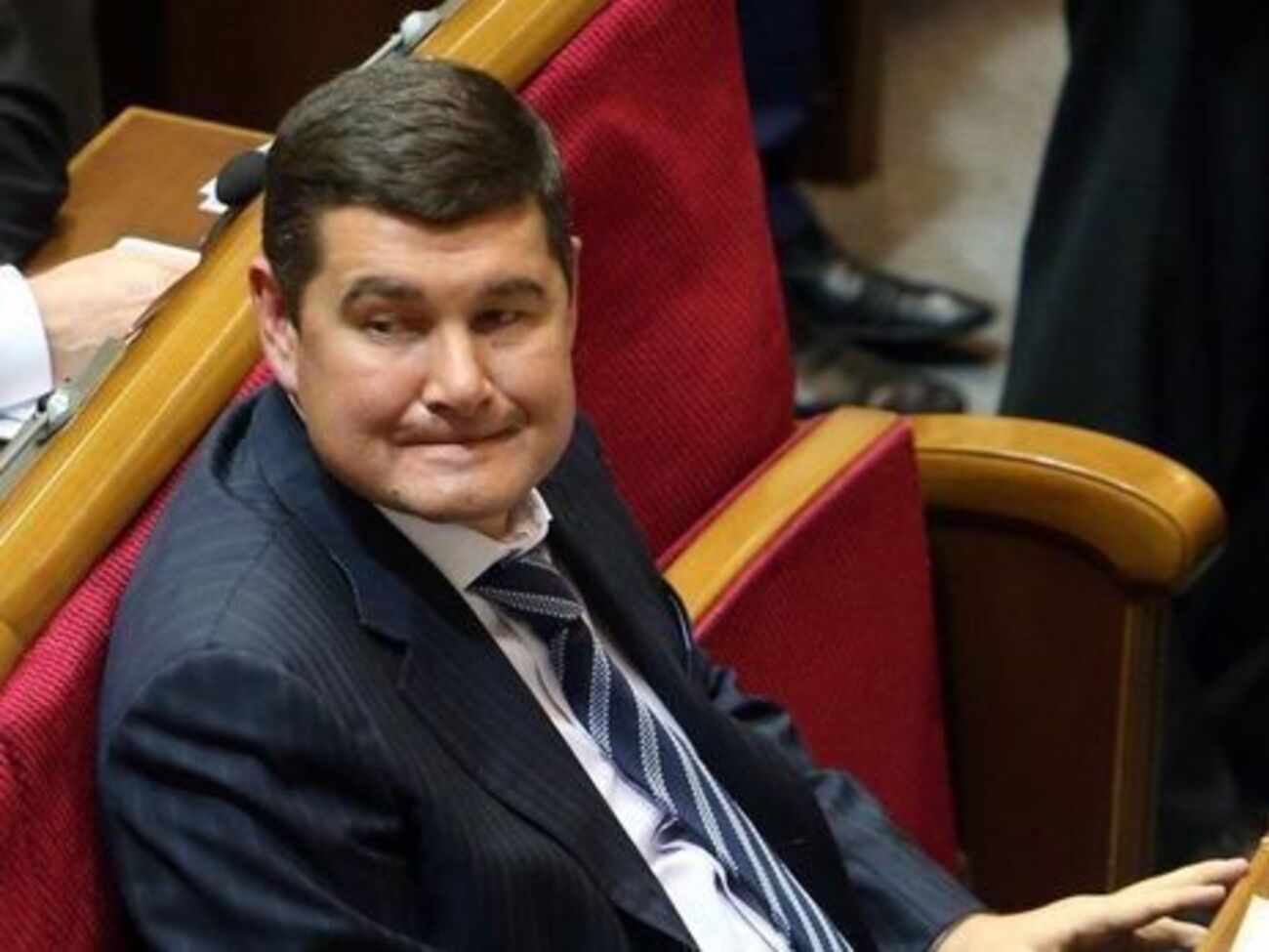 Сам Александр Онищенко утверждает, что находится в Австрии