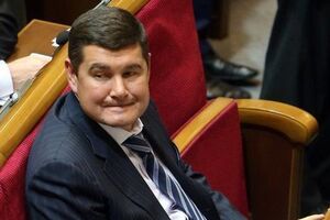Сам Александр Онищенко утверждает, что находится в Австрии