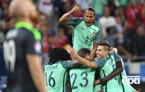 Португалия стала первым финалистом Евро 2016