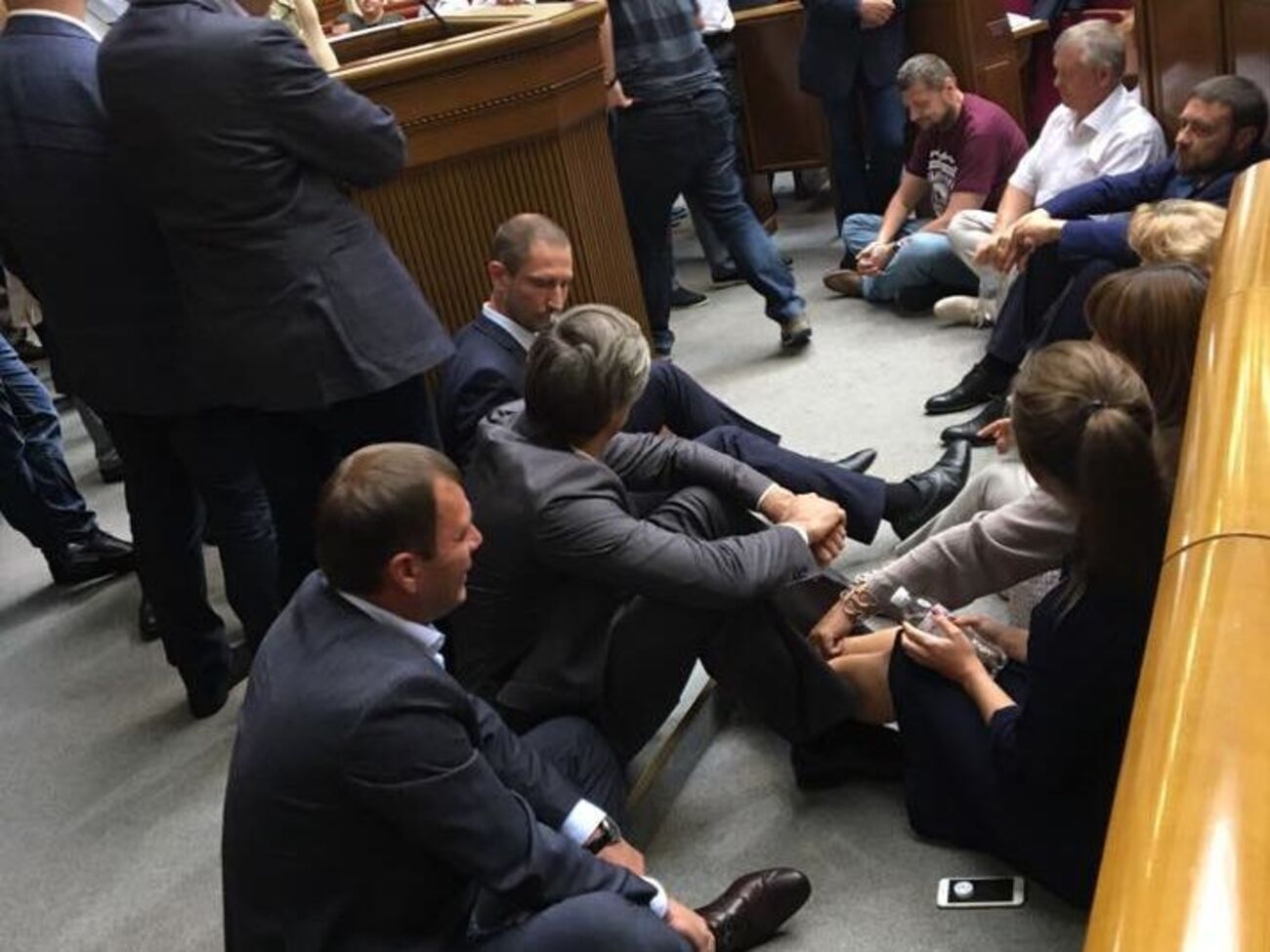 Депутаты работают, несмотря на забастовку