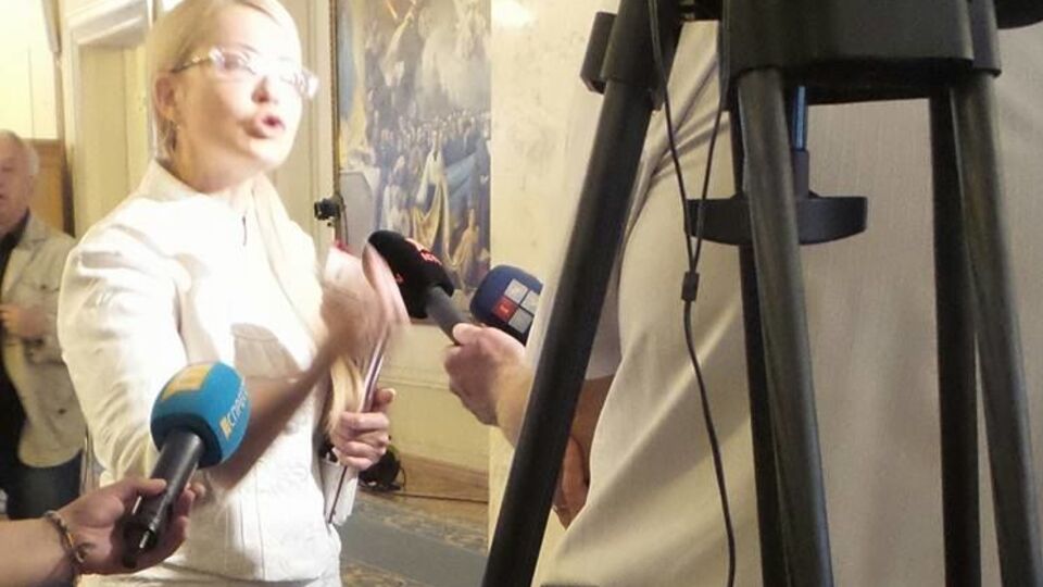 Выбор обуви Тимошенко стал предметом обсуждения в Facebook