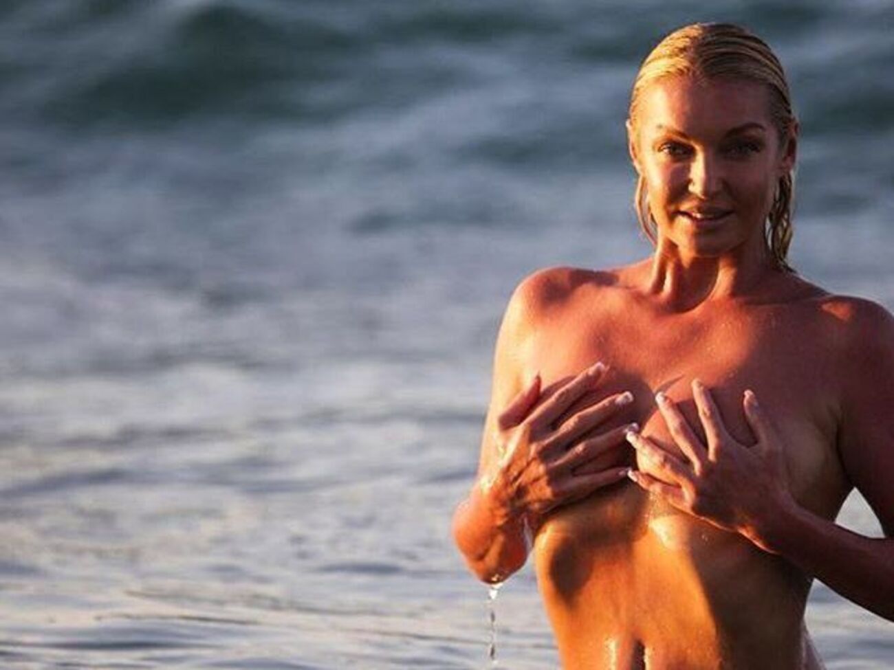 Волочкова:&nbsp;Спела сегодня пару песен для наших соотечественников и для гостей в баре нашего отеля