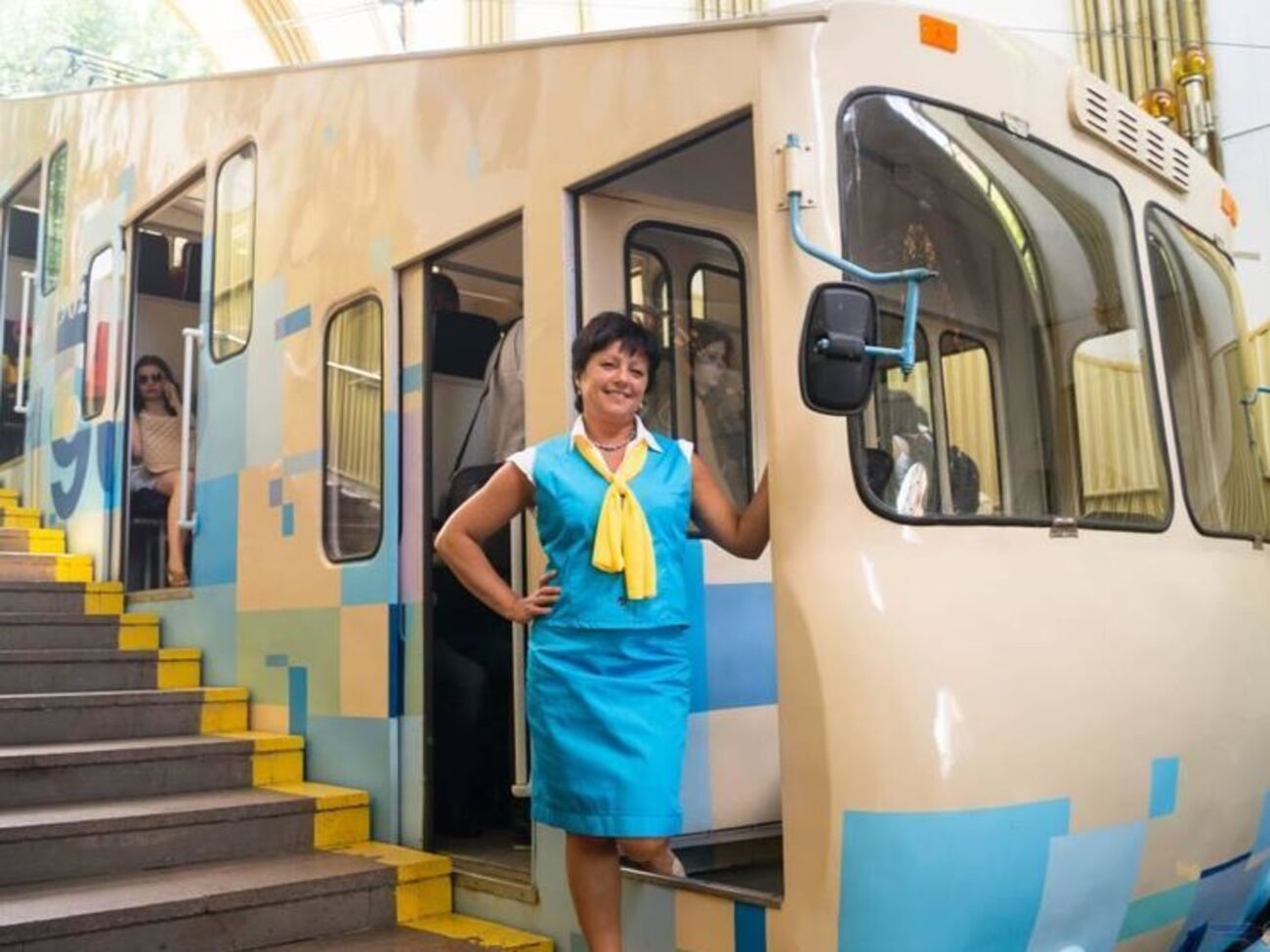 Машинисты фуникулера сменили имидж