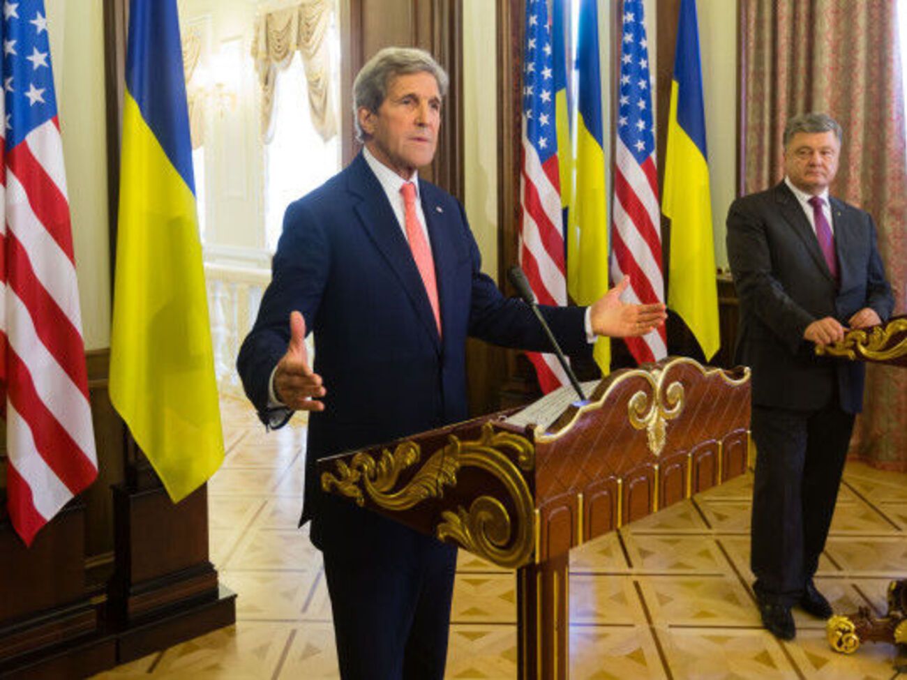 Джон Керри затронул тему Северной Кореи на совместном брифинге с президентом Украины Петром Порошенко