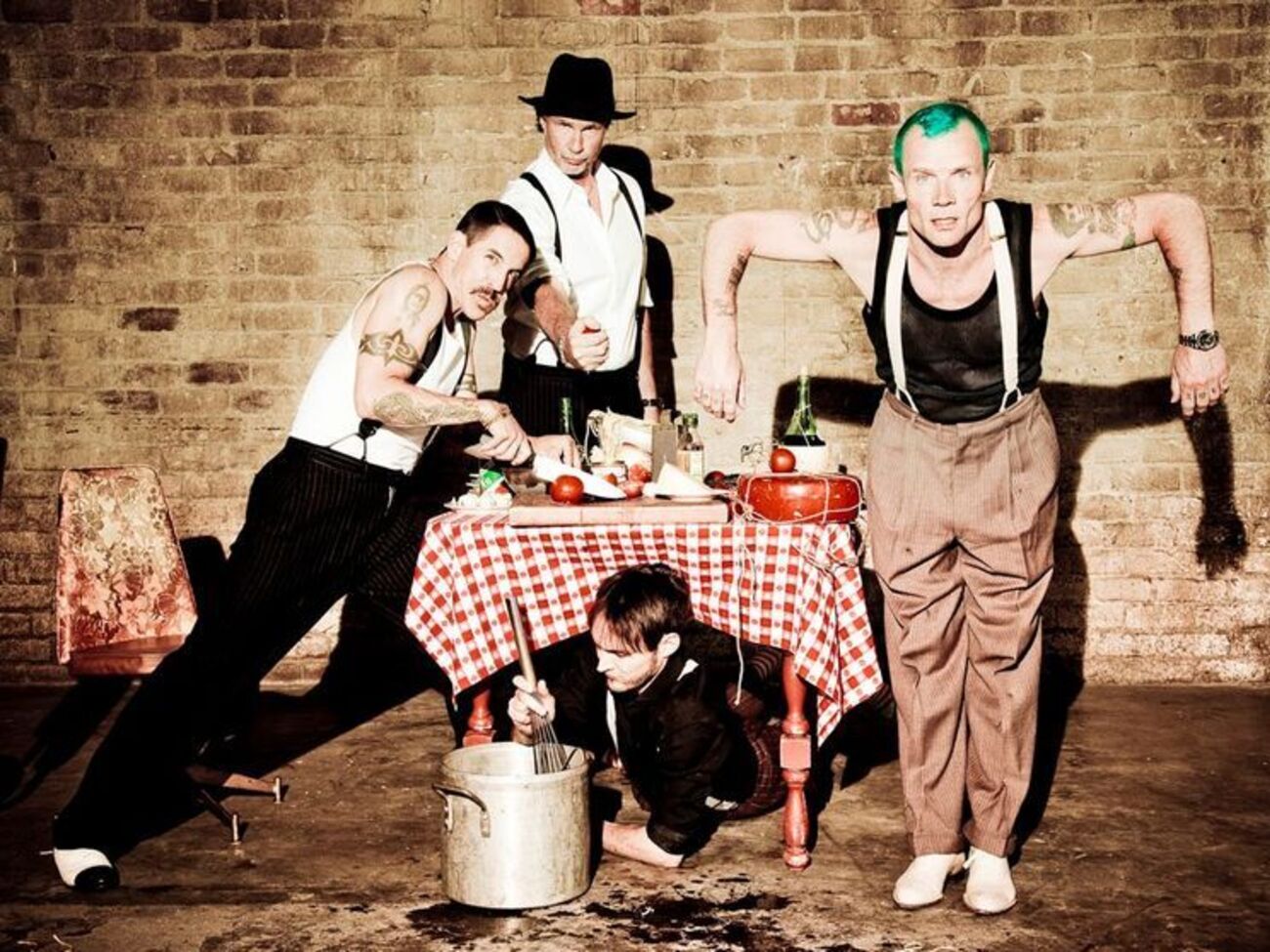 Организатор концерта RHCP в Киеве заявил, что во время выступления у группы что-то пошло не так