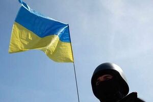 Флаг установлен рядом с огневыми позициями боевиков