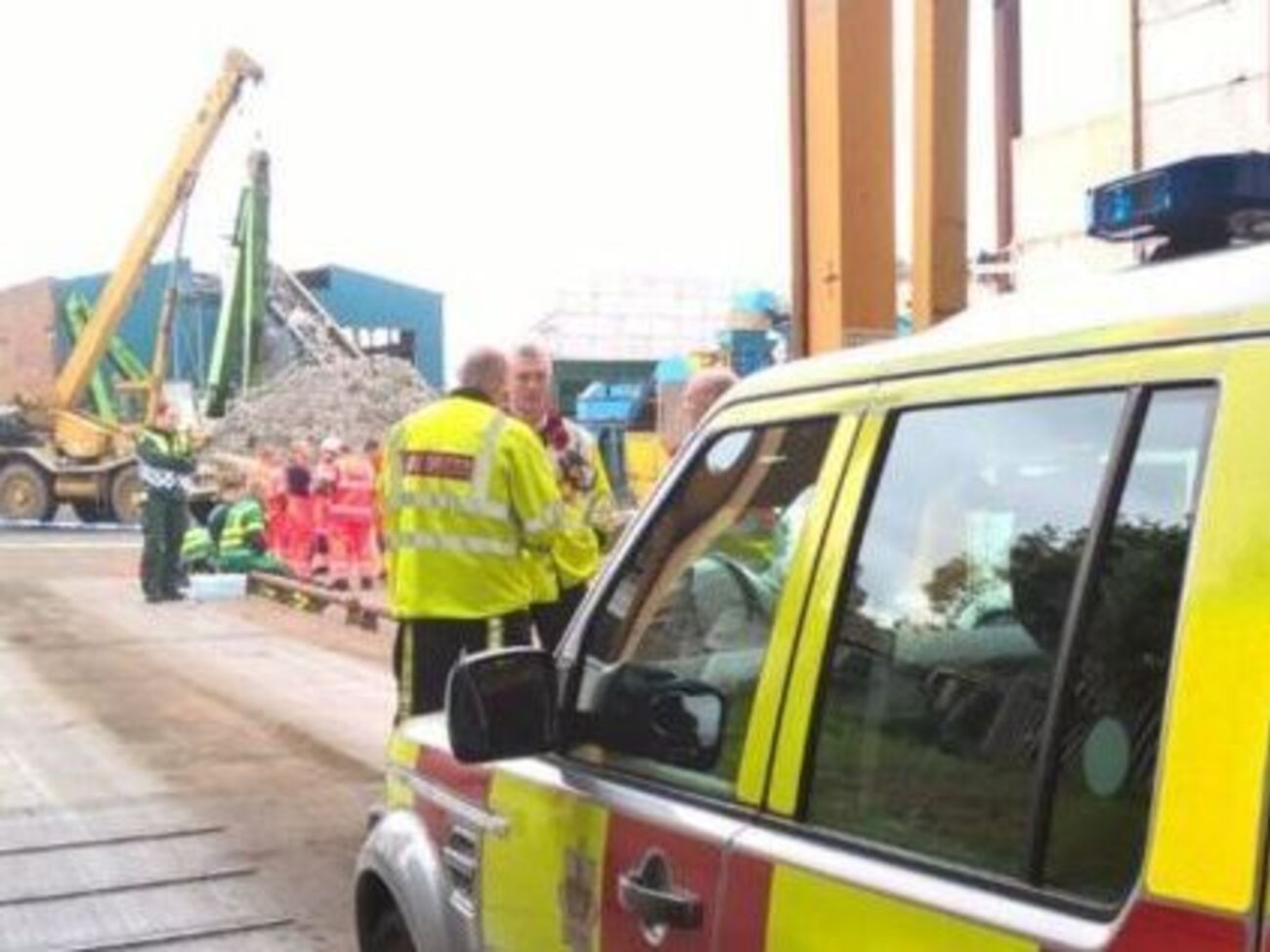 Люди погибли в результате обрушения бетонной плиты