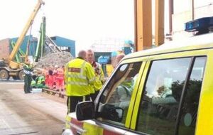 Люди погибли в результате обрушения бетонной плиты