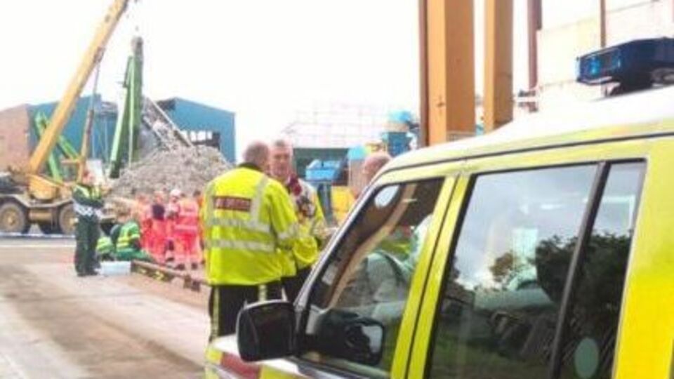 Люди погибли в результате обрушения бетонной плиты