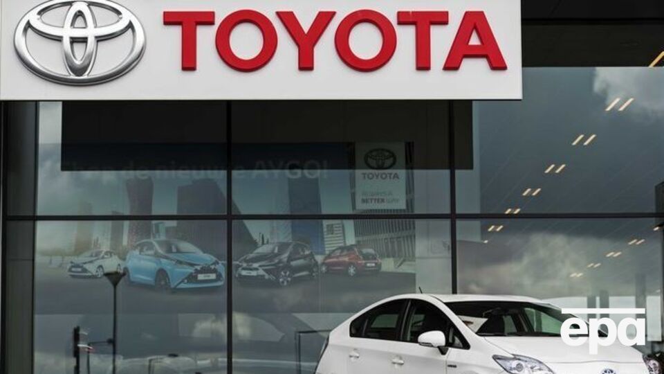 Toyota будет экономить на лифтах