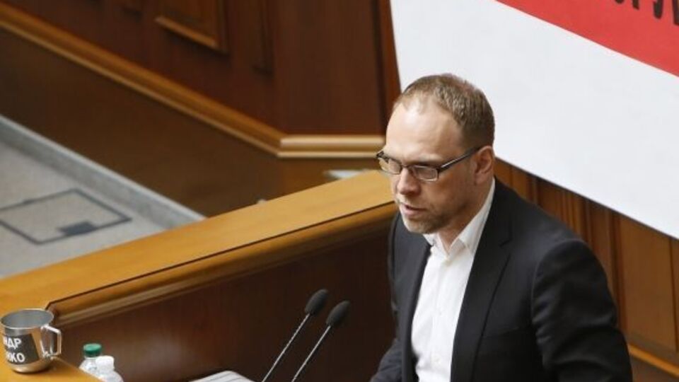 Власенко: Снижение тарифов невыгодно командам Порошенко и Яценюка