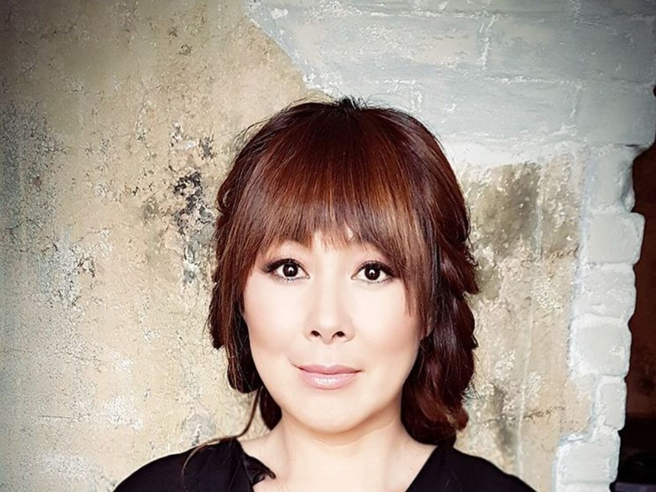 Анита Цой:&nbsp;В тот момент я еще больше впала в ступор и не могла даже шелохнуться. Про себя я мысленно начала звать на помощь маму