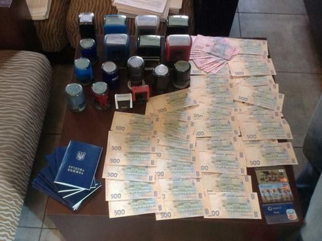 Коммерсанты заключали фиктивные соглашения на выполнение работ с подконтрольными фирмами