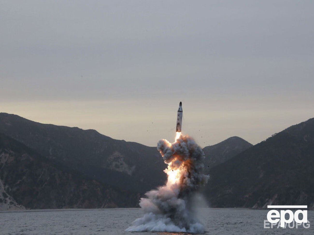 Пхеньян вновь попытался запустить ракету из моря