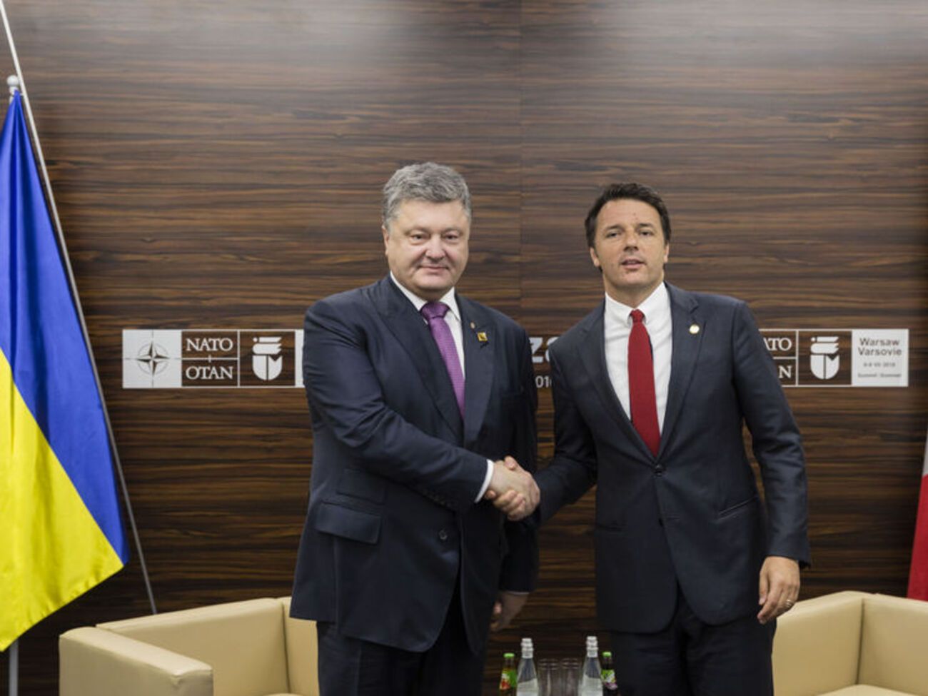 Порошенко и Ренци скоординировали позиции перед началом переговоров "Большой пятерки" и Украины