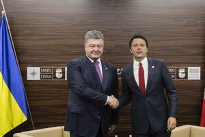 Порошенко и Ренци скоординировали позиции перед началом переговоров "Большой пятерки" и Украины